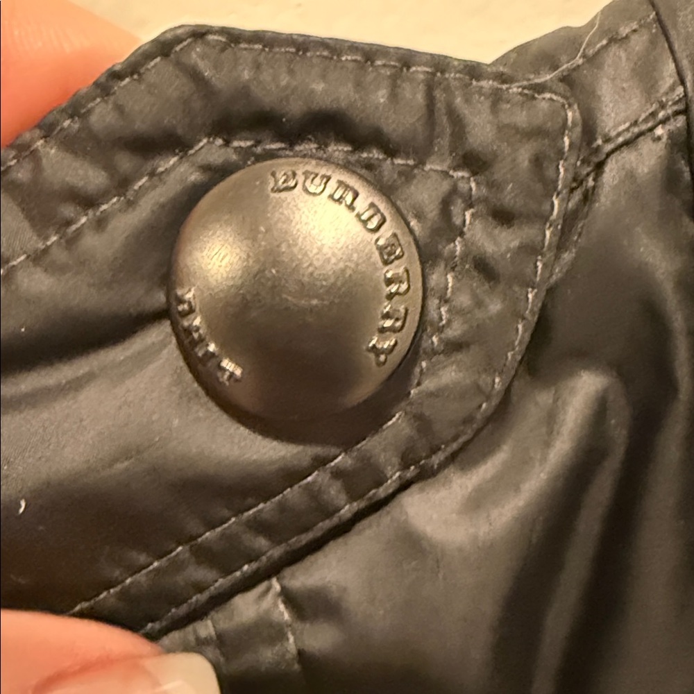 đź’‹Burberry Women's Black Puffer Jacket 007 - Picture 11 of 11